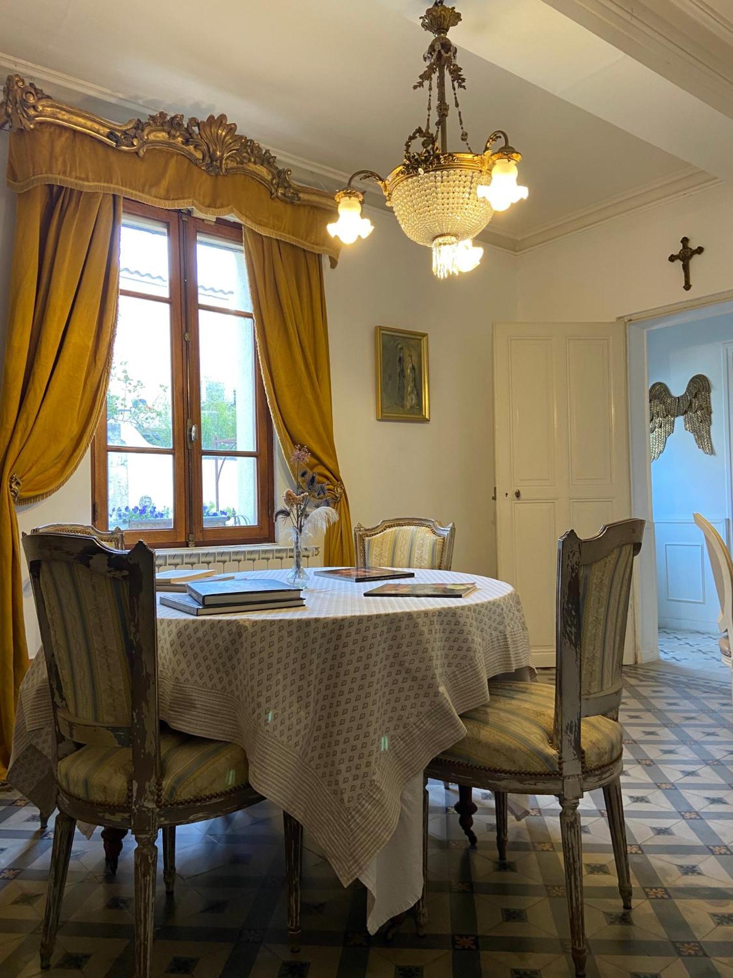 Maison 1823 - Suites De Charme A Garons Εξωτερικό φωτογραφία